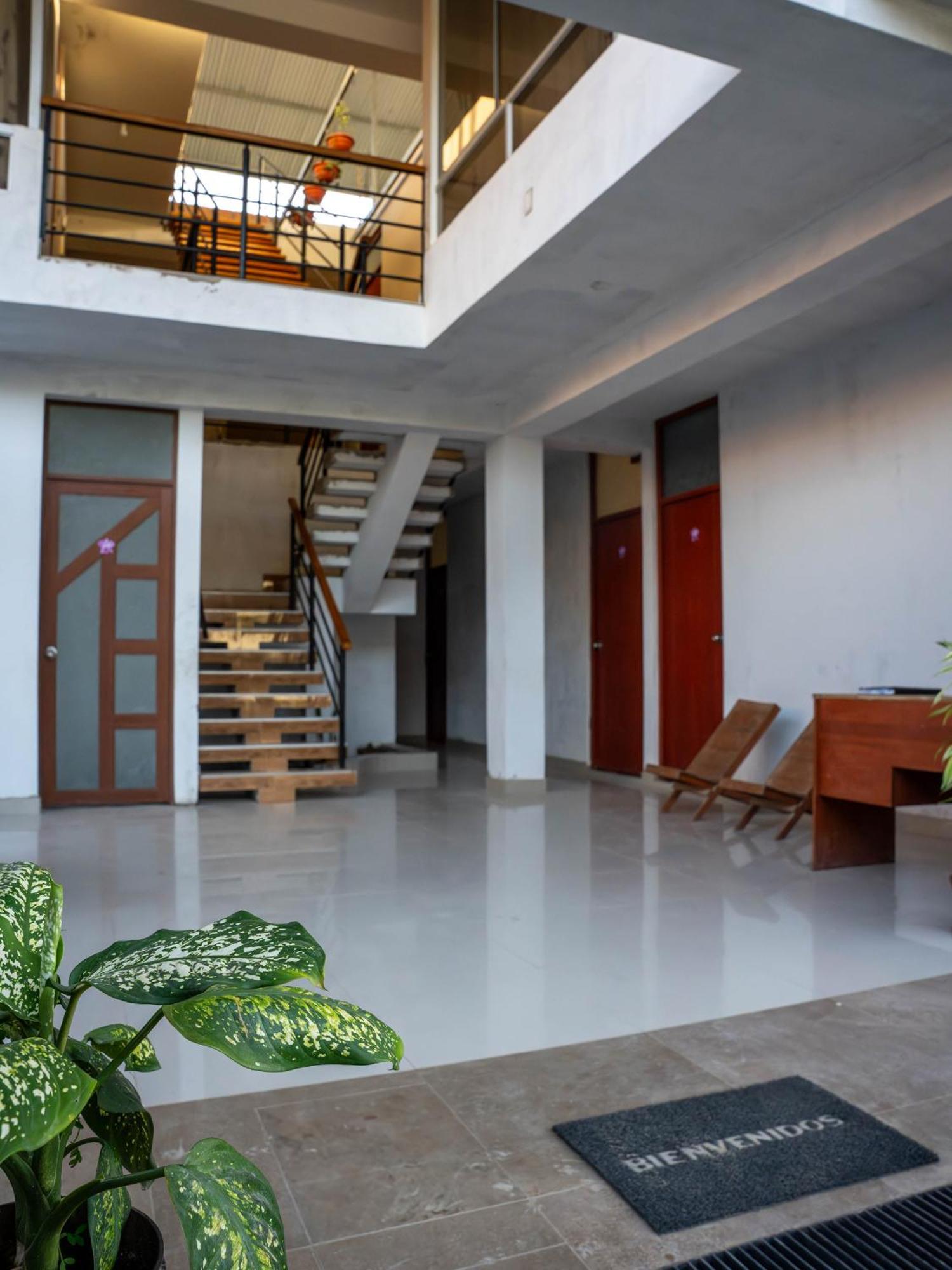 Hospedaje Miraflores Moyobamba Buitenkant foto